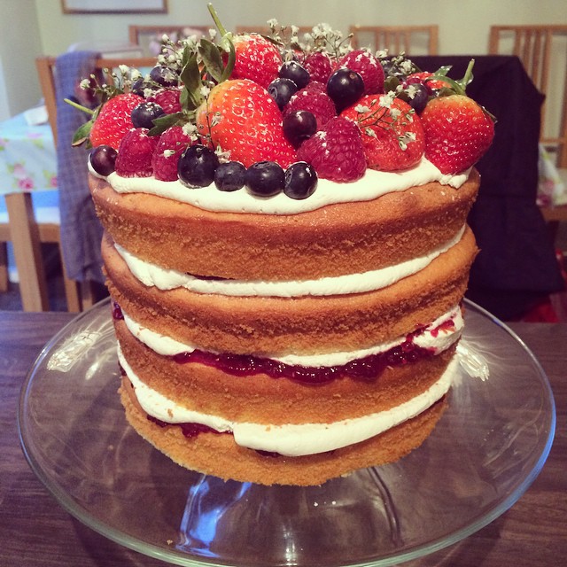 How To Make Vanilla Sponge Cake How To Make Vanilla Sponge Cake